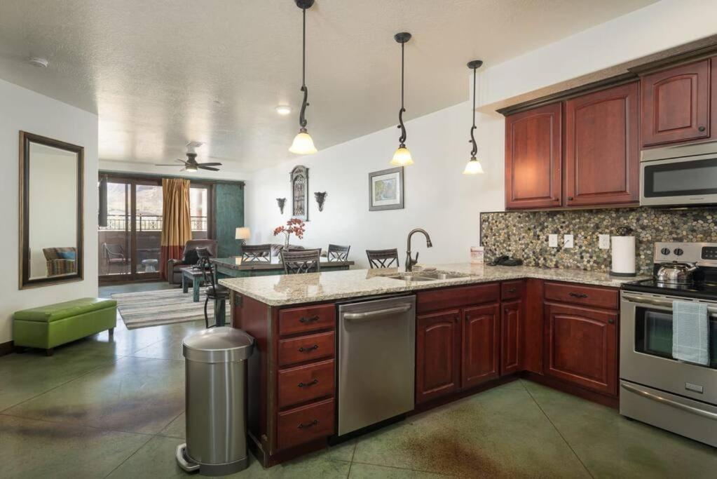 Luxury Downtown Rental Моаб Екстер'єр фото