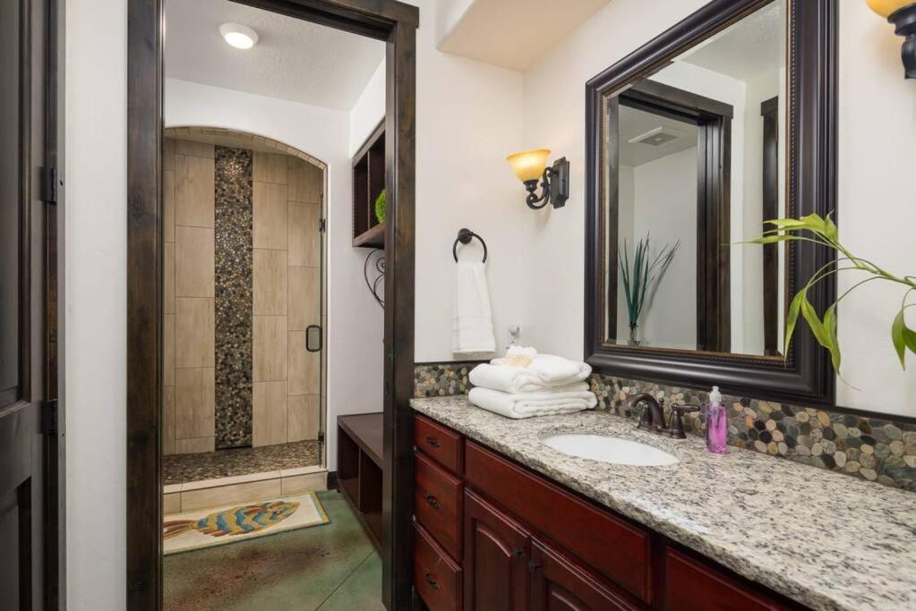 Luxury Downtown Rental Моаб Екстер'єр фото